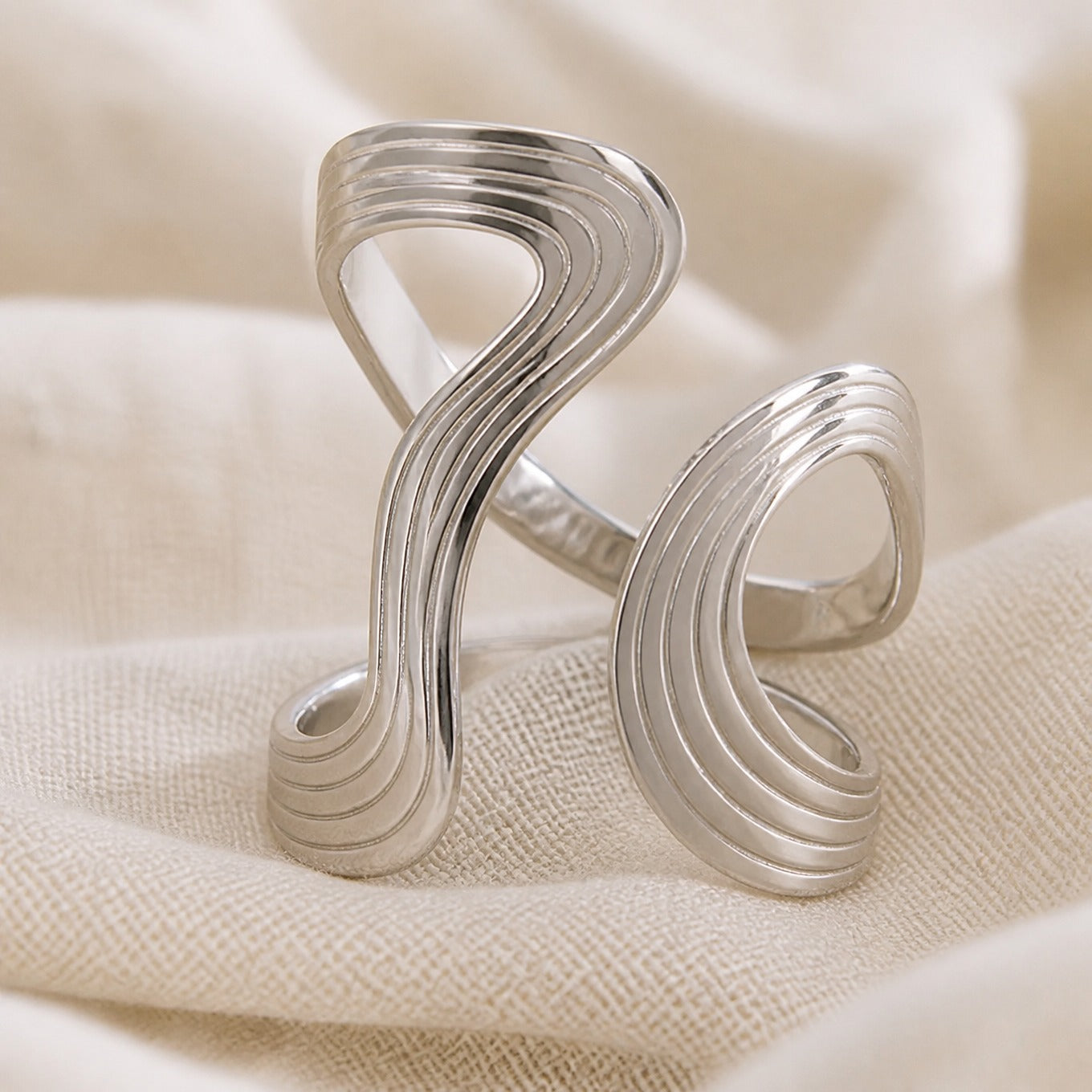 Heritage Wave Band Ring