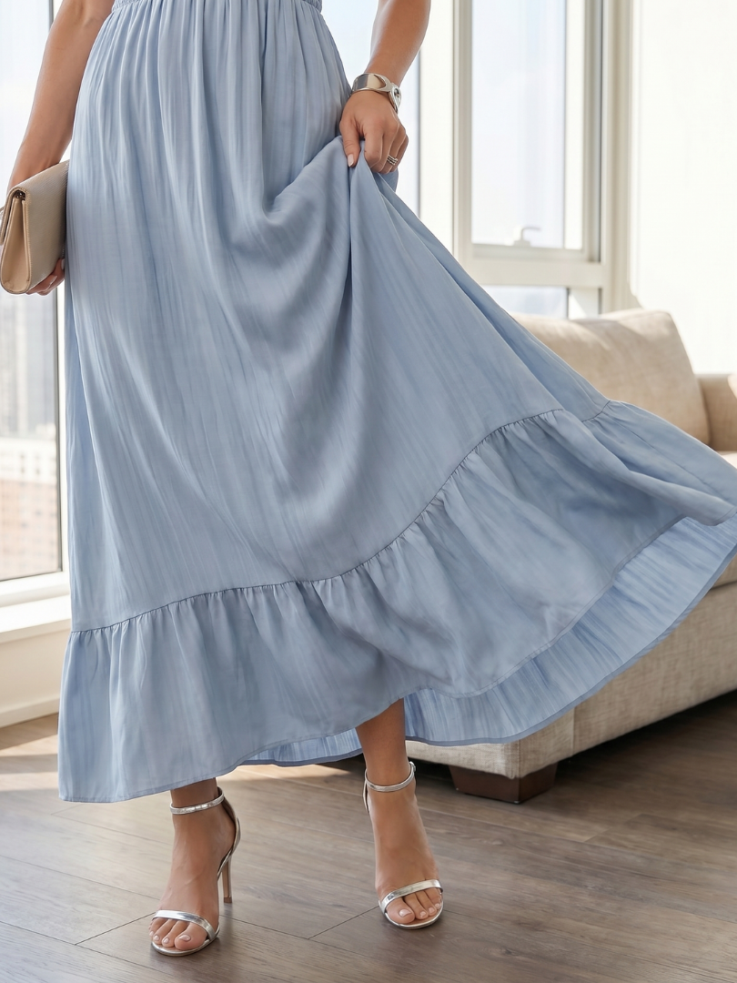 Clove | Robe mi-longue smockée à manches volantées