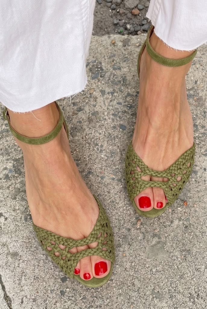 Lei | Woven Flat Sandals