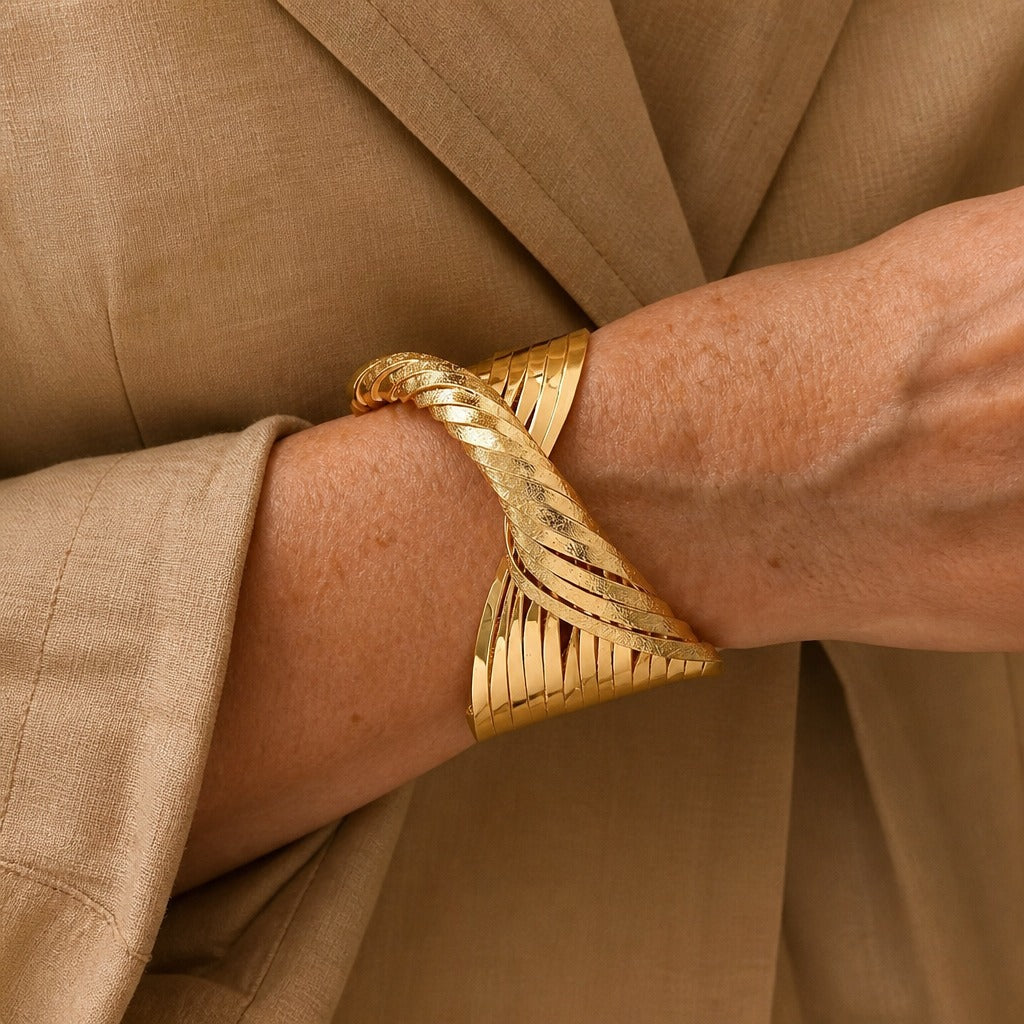 Elysian Twist Gold Bracelet