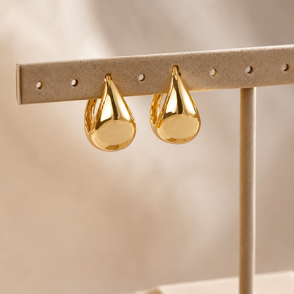 Aveline Petite Hoop Earrings