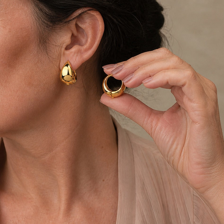 Aveline Petite Hoop Earrings