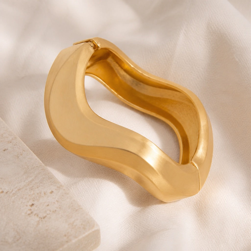 Sovereign Curved Gold Bangle